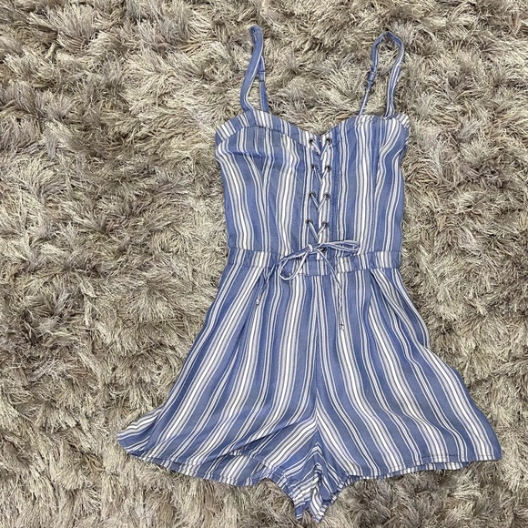Hollister women blue and white striped spaghetti straps romper. Size S. Used. - Picture 4 of 8